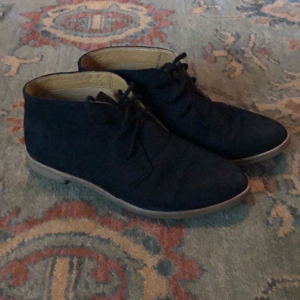 Black Clarks original desert chukka boot